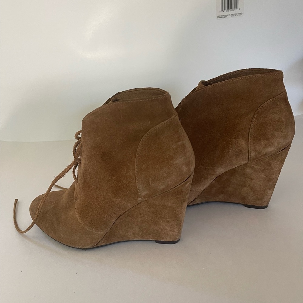 Via Spiga Tan Suede Lace Up Booties 8.5